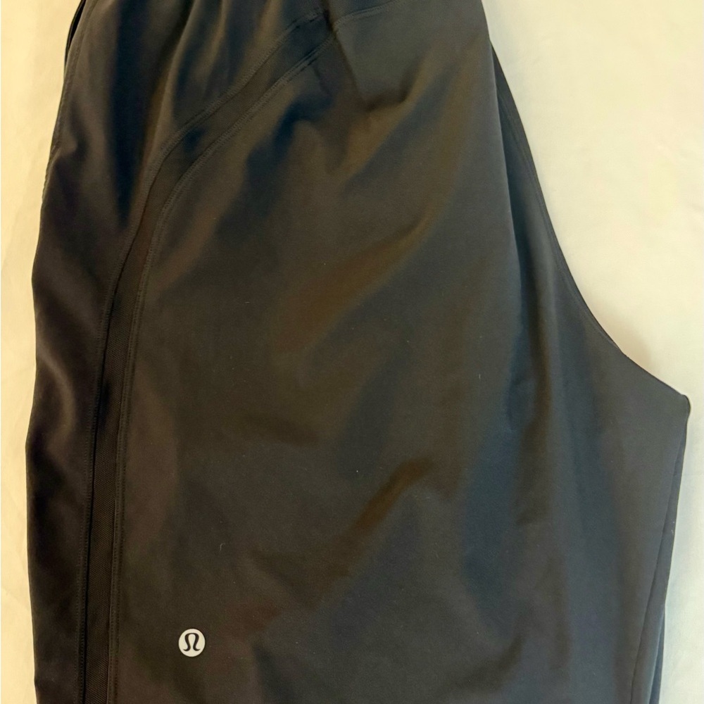 Lululemon Men’s Athletic Training Shorts – Black – Size Medium (Lined, 9”)